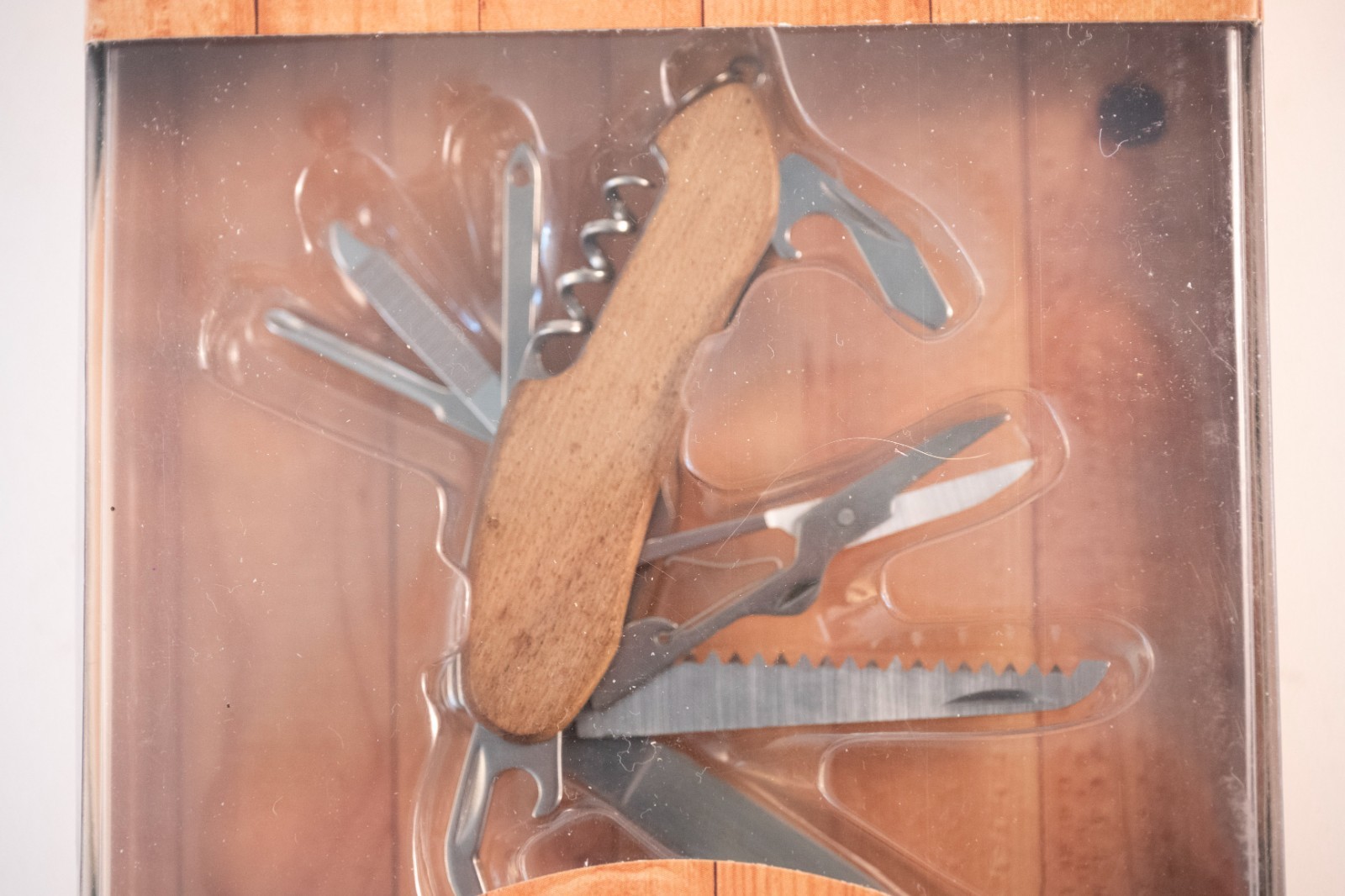 GH Bass & Co Deluxe Multi Tool – New in Box – Wood Handle