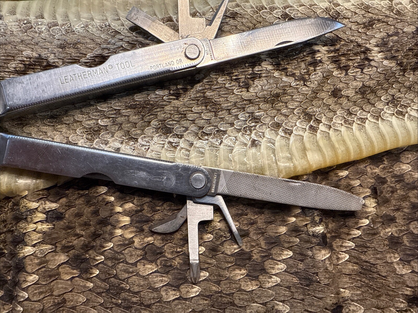 Vintage “LEATHERMAN” Multi-Tool Portland OR. USA w/Leather Sheath Very Clean