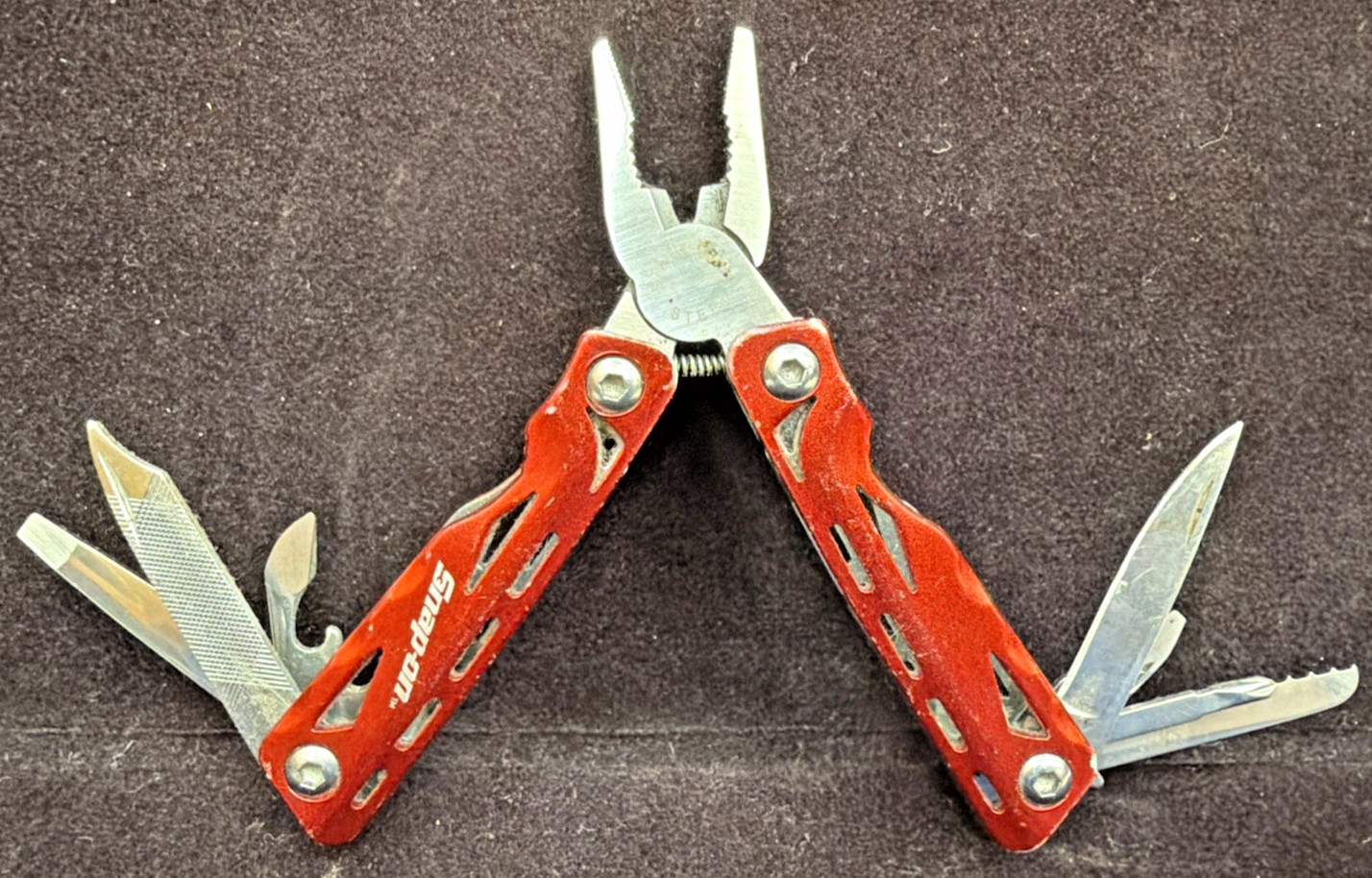 SNAP-ON Stainless Steel Red Easy Grip 9-in-1 Multi-Tool 2 3/4″