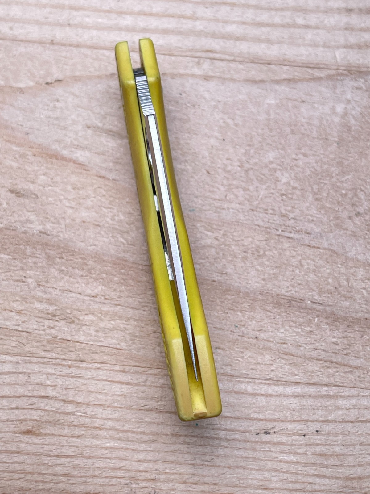 Spyderco Dragonfly Salt H1 Yellow Plain Edge Blade Folding Pocket Knife