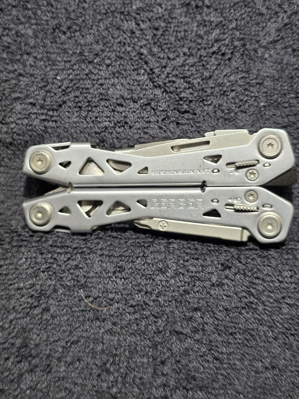 **Free Shipping!** Gerber 15 in 1 Multi-Tool with Pocket Clip