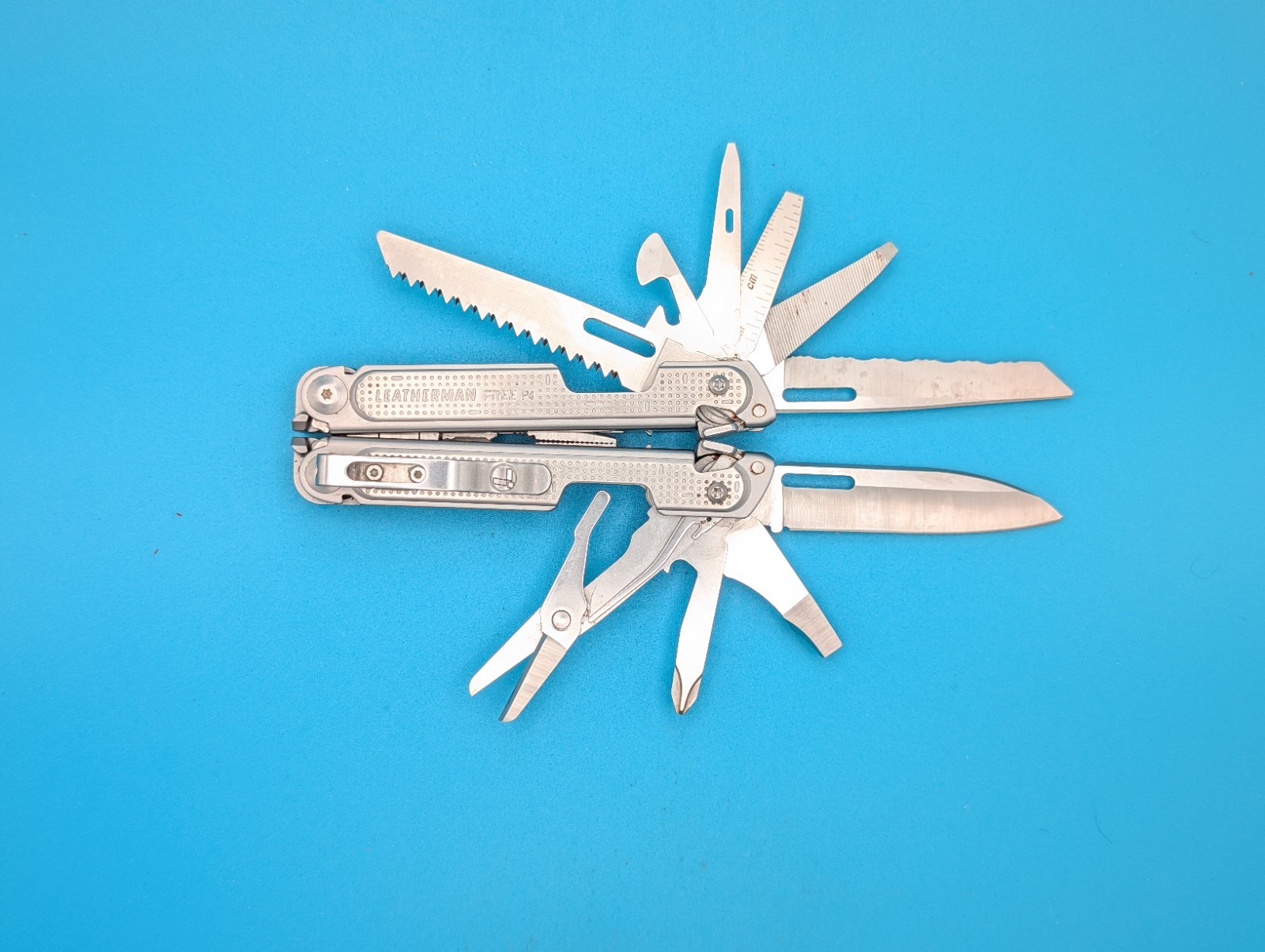 Leatherman Free P4 Multi-Tool! With Sheath! RETIRED!