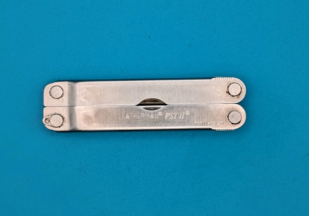 Leatherman PST 2 Multi Tool! 03/01 date stamp! Fast Shipping!