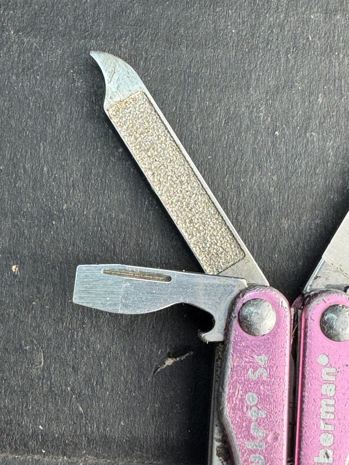 Leatherman Squirt S4 Stainless Steel Multitool Keychain – Various Colors