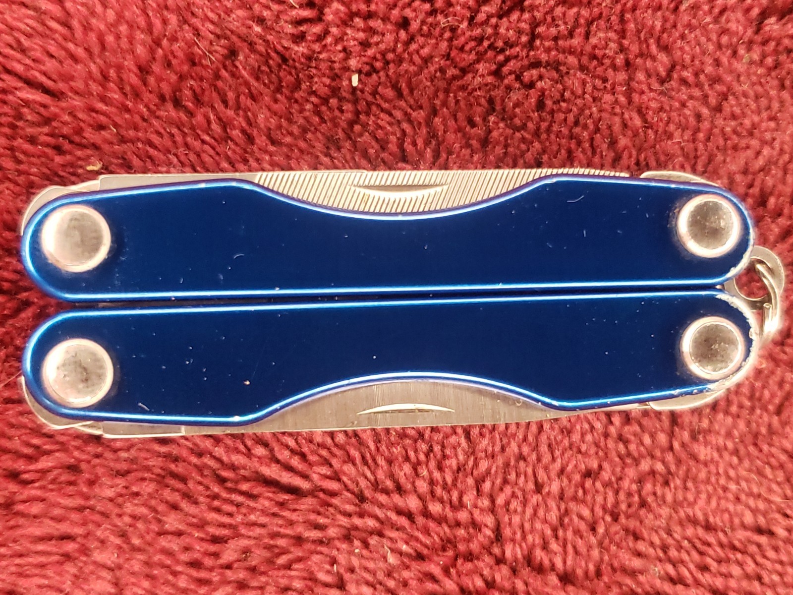🔴🔴 Leatherman Squirt P4 Multi-Tool Blue Keychain