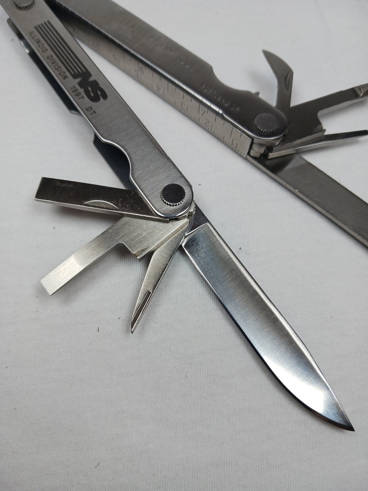 Leatherman Pocket Survival Tool PST 12-in-1 Straight Edge w/ Sheath Box Guide
