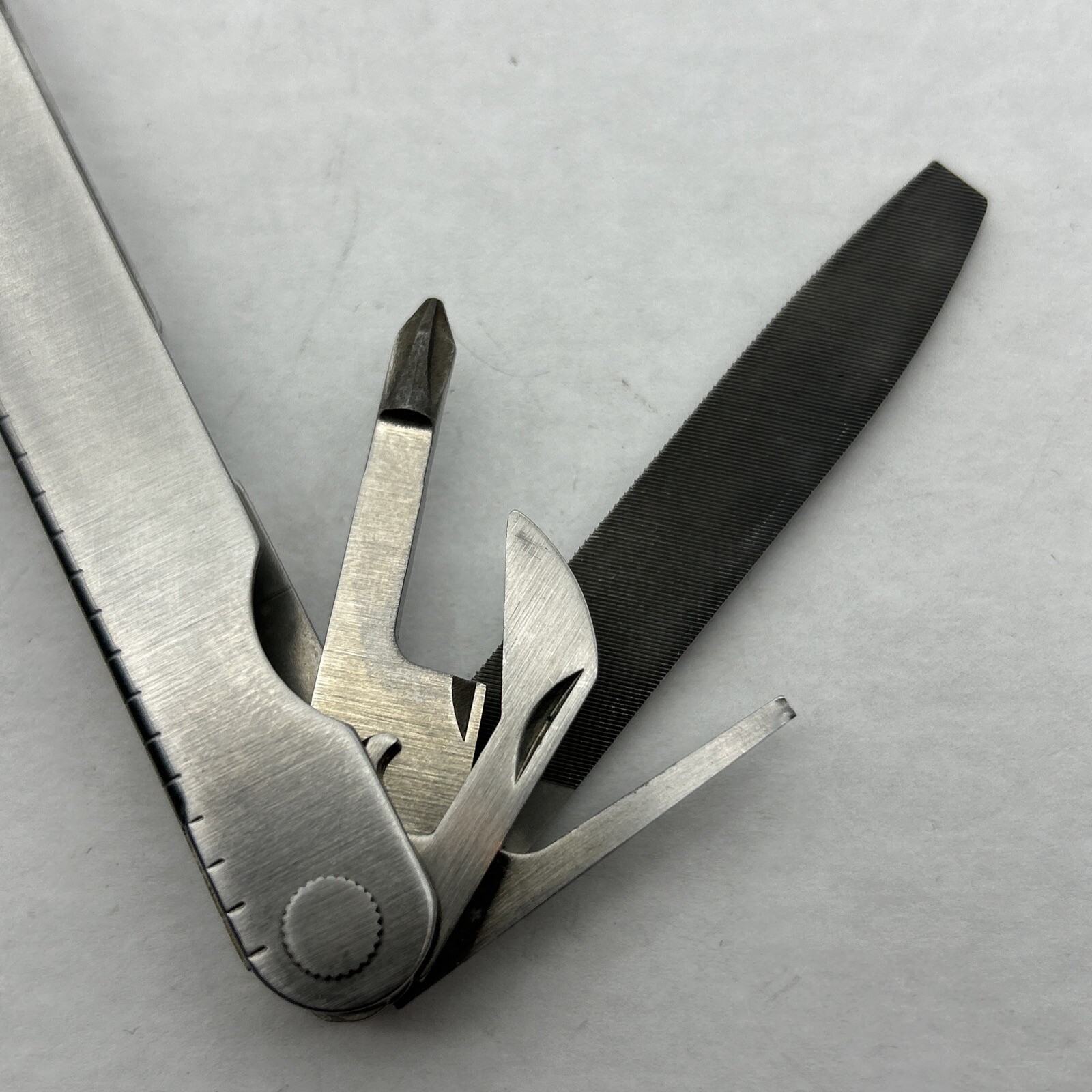 Retired 1995 Leatherman Multi-Tool US Reg TM 1325473 Portland OR w/ Leather Case