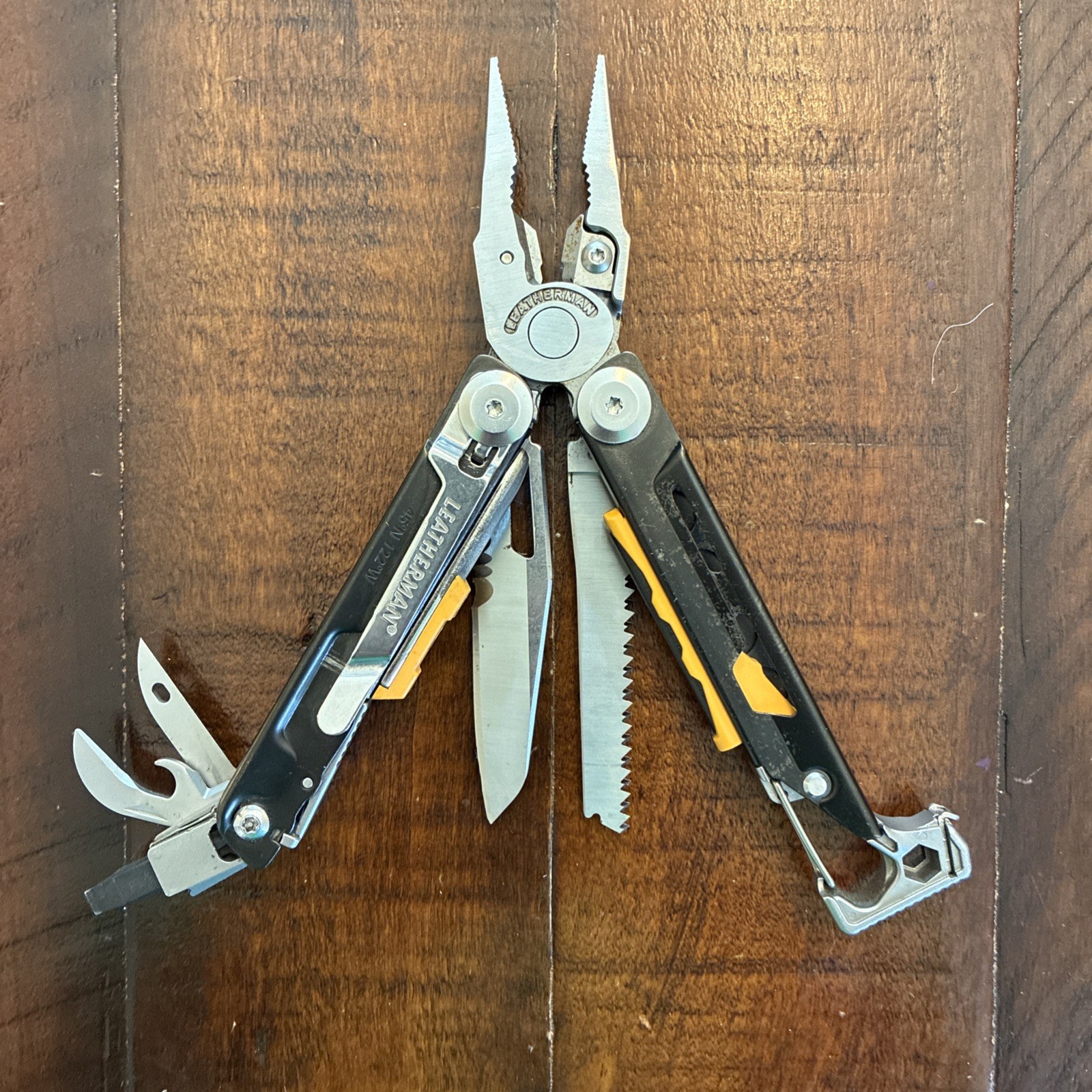 Leatherman Signal Multi-Tool Black / Yellow – Excellent!