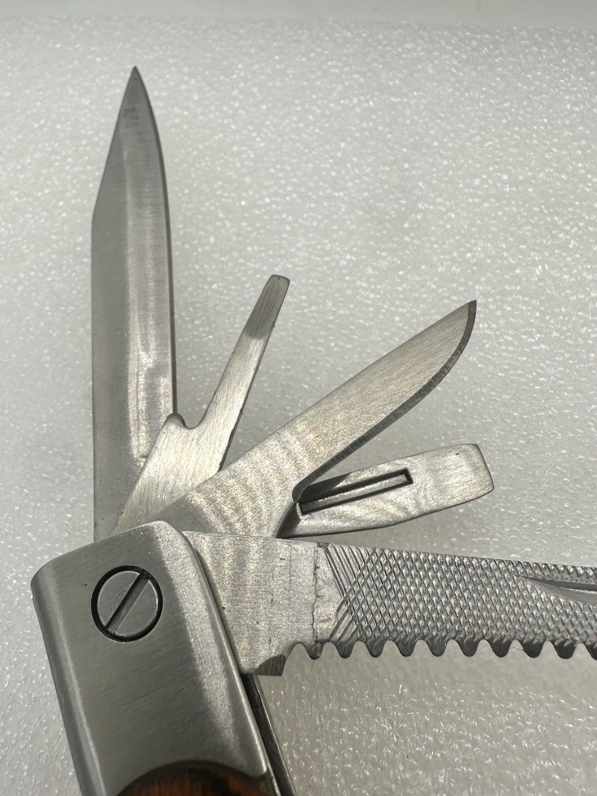 Winchester Wood Inlay Butterfly Opening 12 In 1 Multitool W/ Sheath & Bit Set
