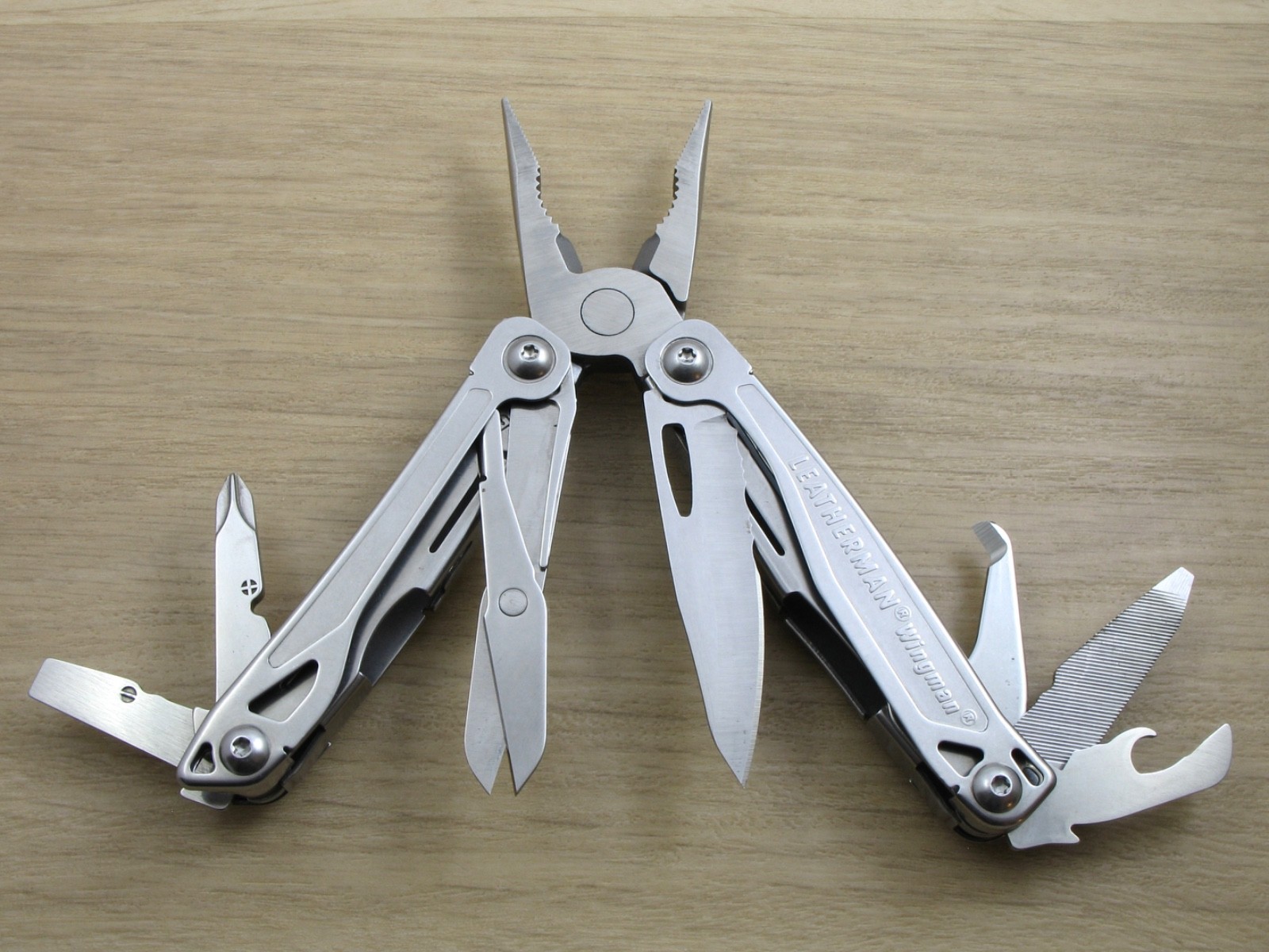 Leatherman Wingman Multi-Tool, Knife, Pliers, Stainless, USA – “SUFFOLK OEA”