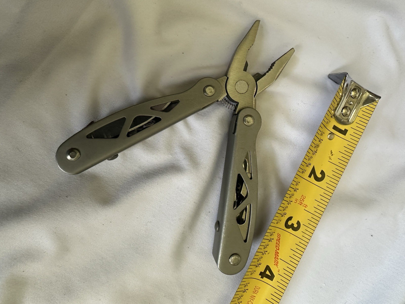 Stainless Steel Pocket Knife Multi-Tool Blade Unbranded Letherman Style 3” Cl