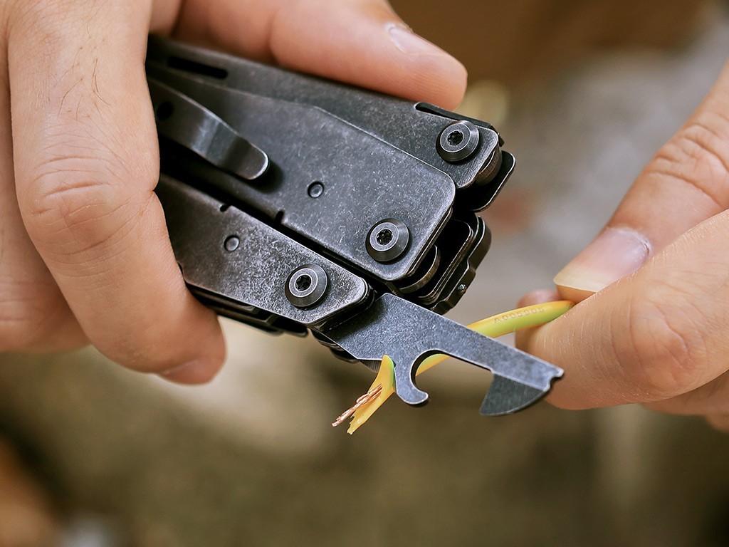 NexTool Flagship Pro Multi Tool DSW Several Essential Tools w/Stainless Handles