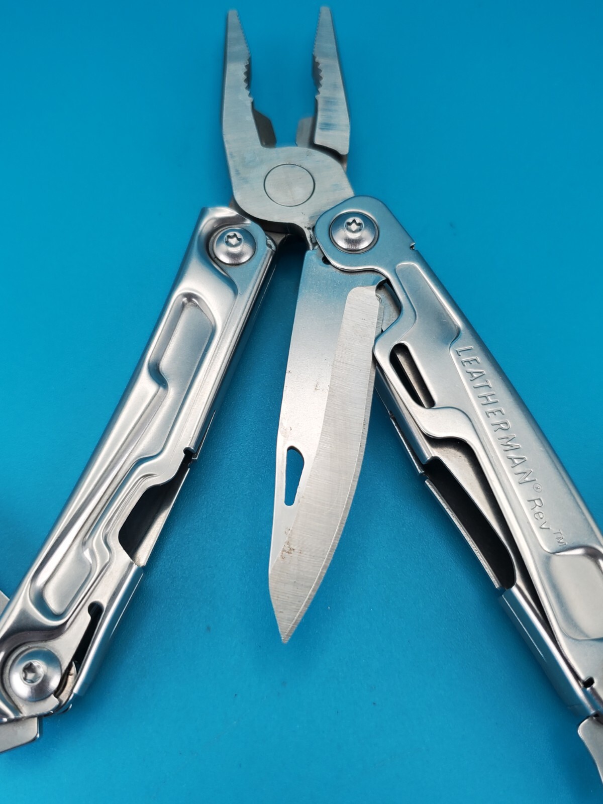 Leatherman Rev 3.8″ Multi-Tool, Stainless!