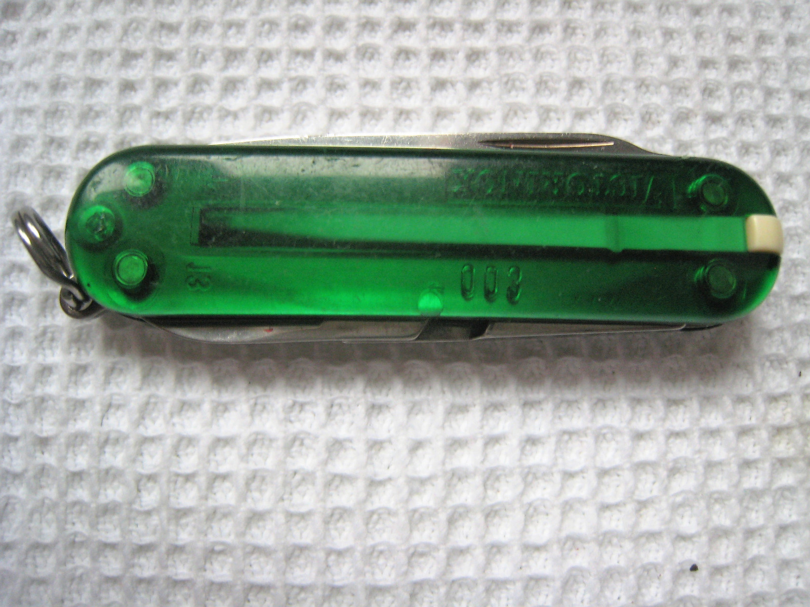 SWISS ARMY POCKET KNIFE VICTORINOX CLASSIC SD MINI MINIATURE SMALL TRANSLUCENT