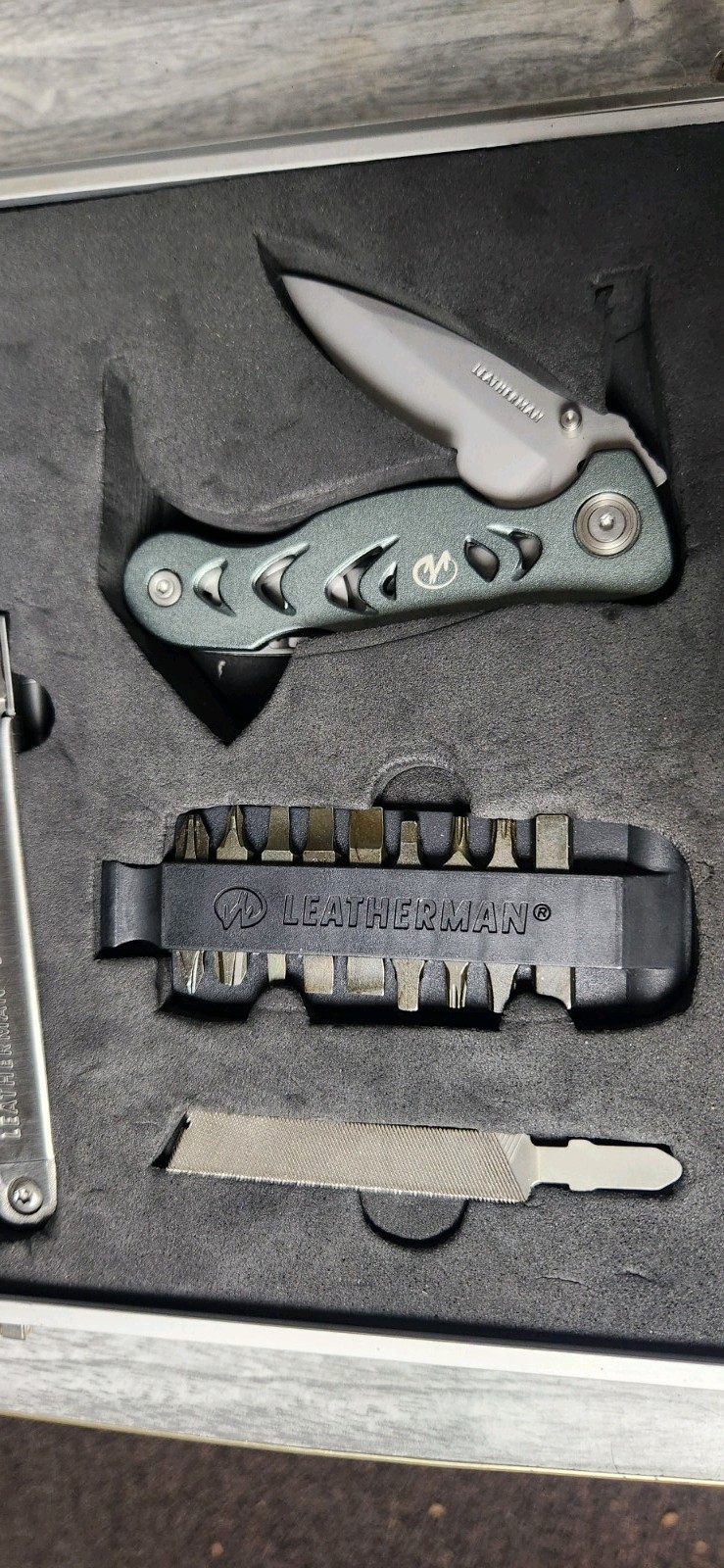 LM81 Leatherman Surge Stainless Multi-Tool + C308 Knife File Sheath Bits In Case