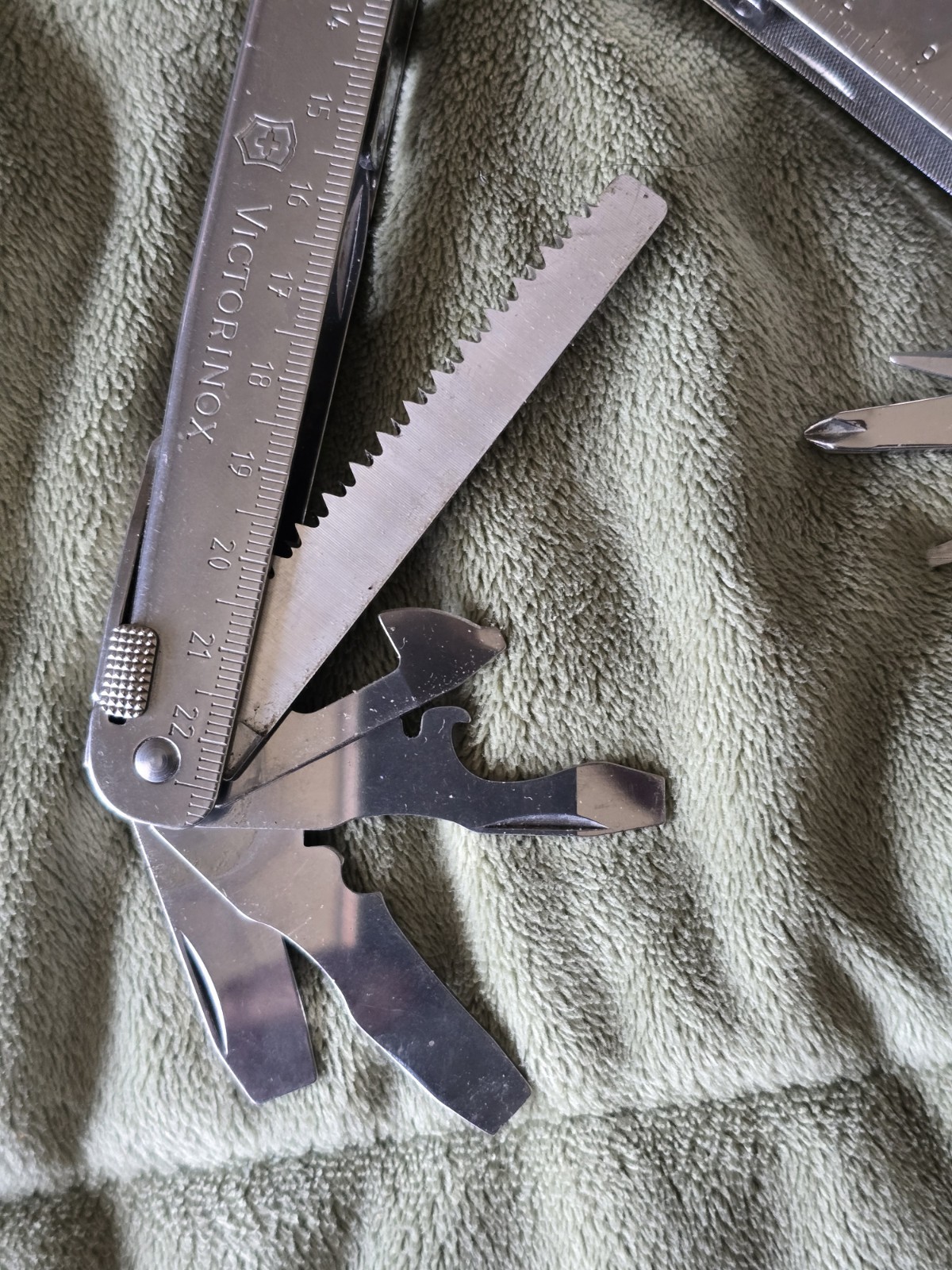 Victorinox (Swiss Army) Swiss Tool Multi Tool – Pliers & Sheath