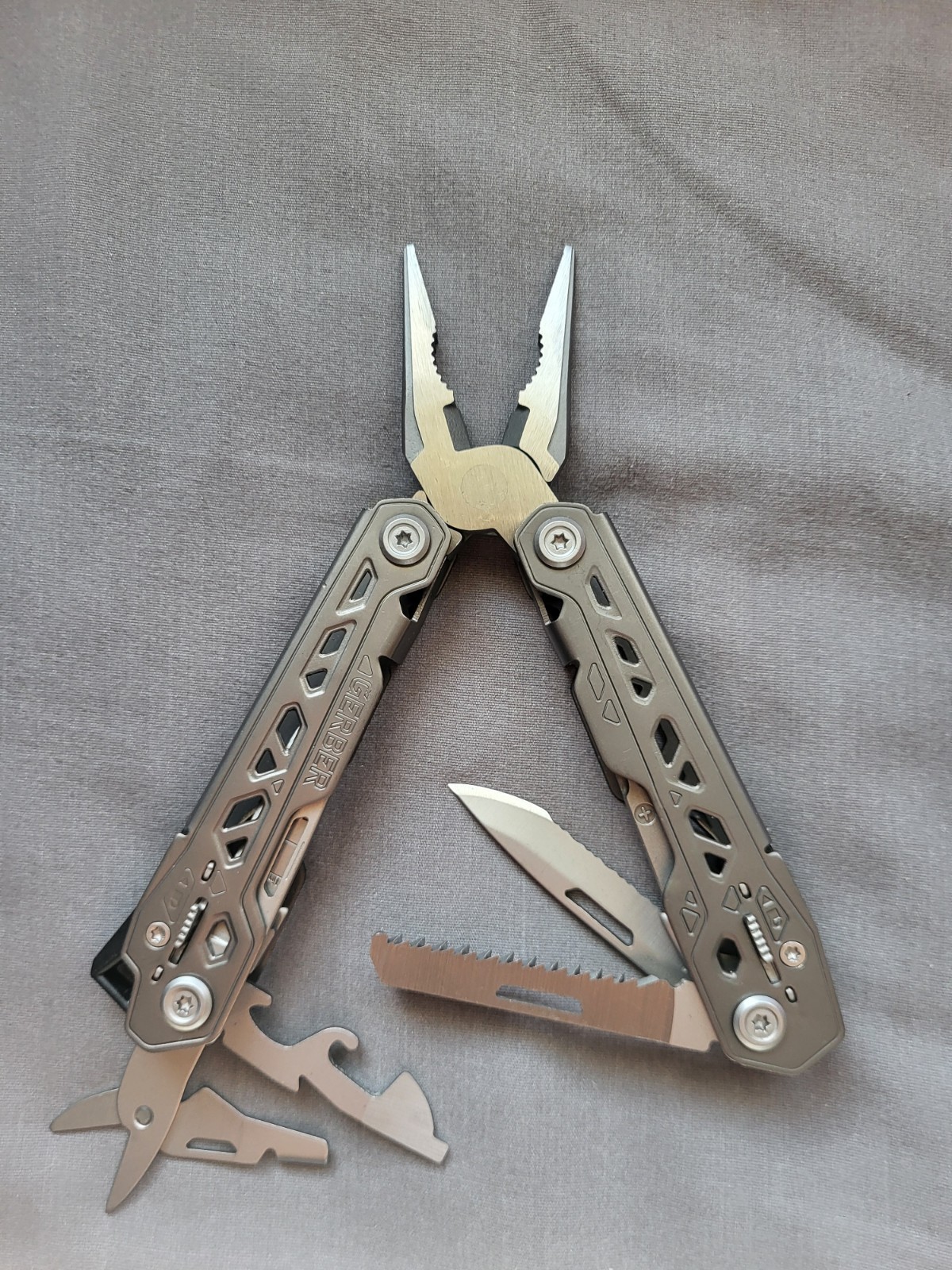 Gerber 30-001343 Truss Multi-Tool with Sheath knife silver