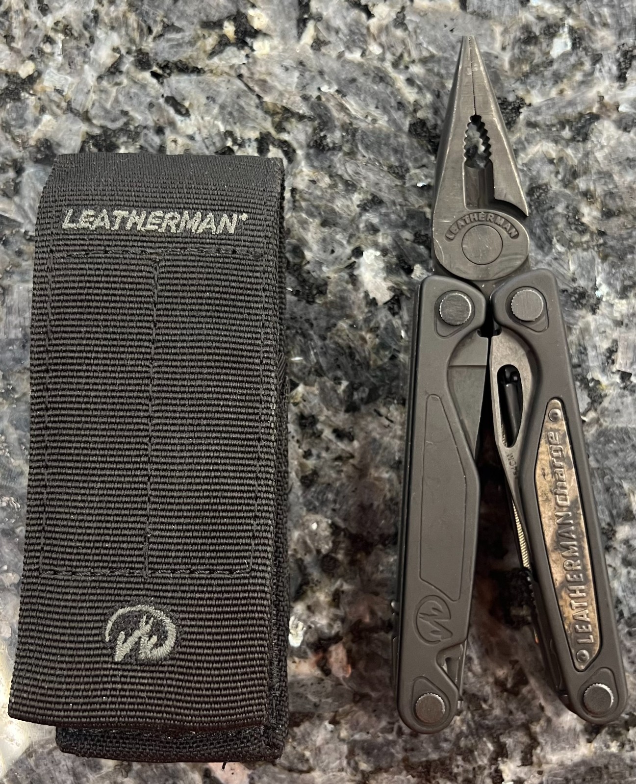 Leatherman Charge Multi-Tool w/Original Case USED – FOR SALE NOW !!