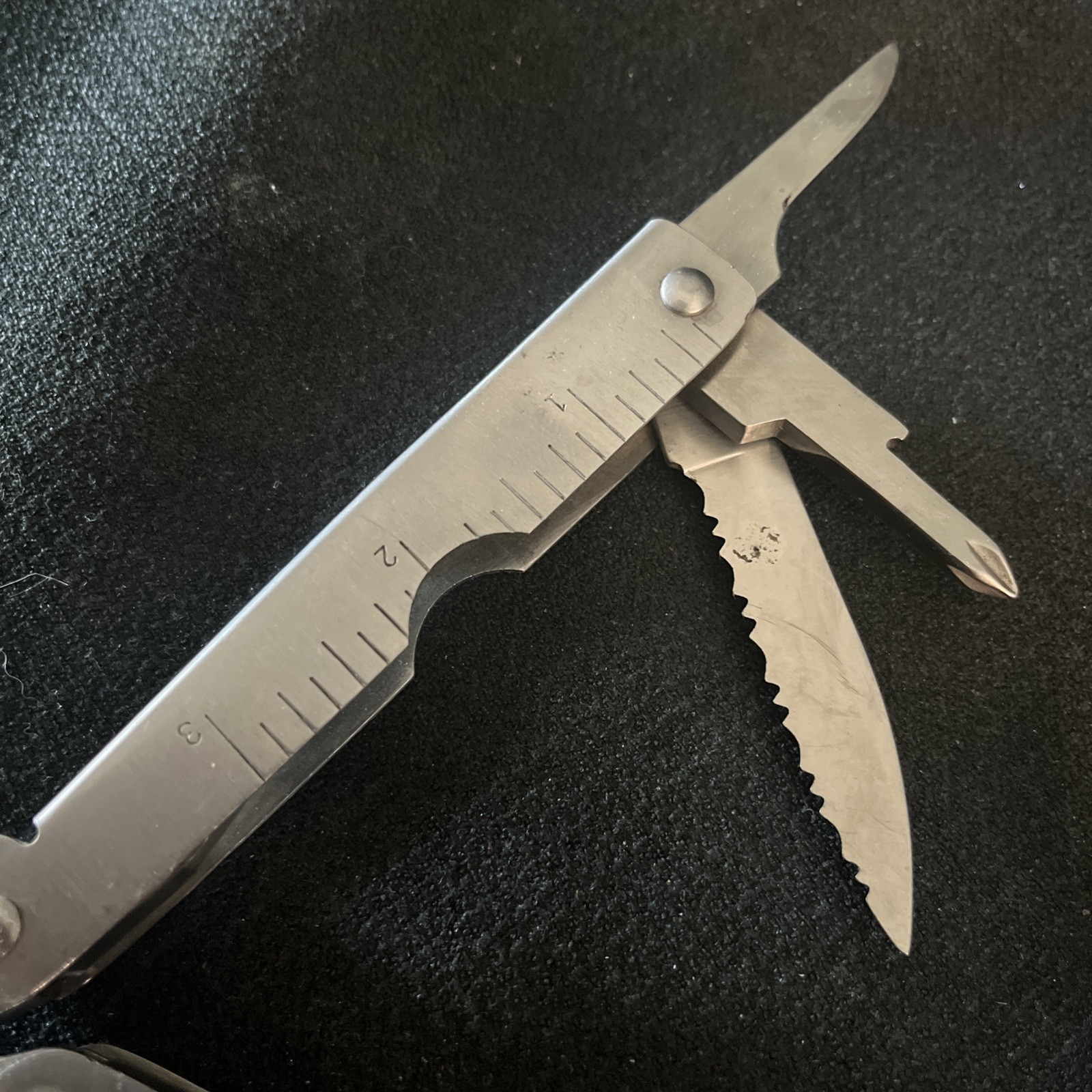 Winchester Stainless Steel Multi-Tool Pliers Serrated Knife Sheath 4 1/2”