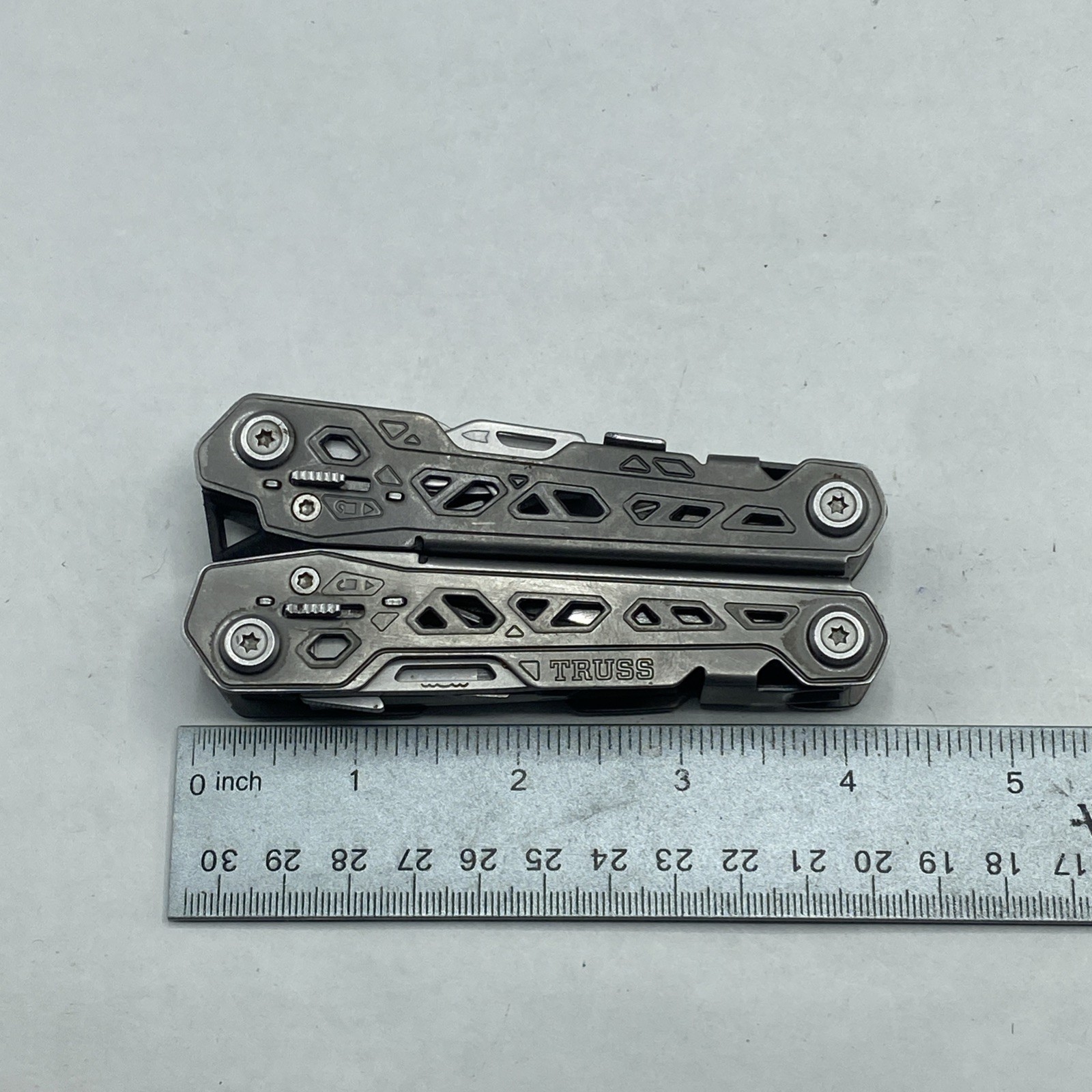 Gerber Truss Multi Tool – Gray