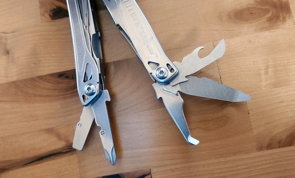 Leatherman Wingman Multi Tool Scissors Knife Pliers Screwdrivers Blade – QTY 1