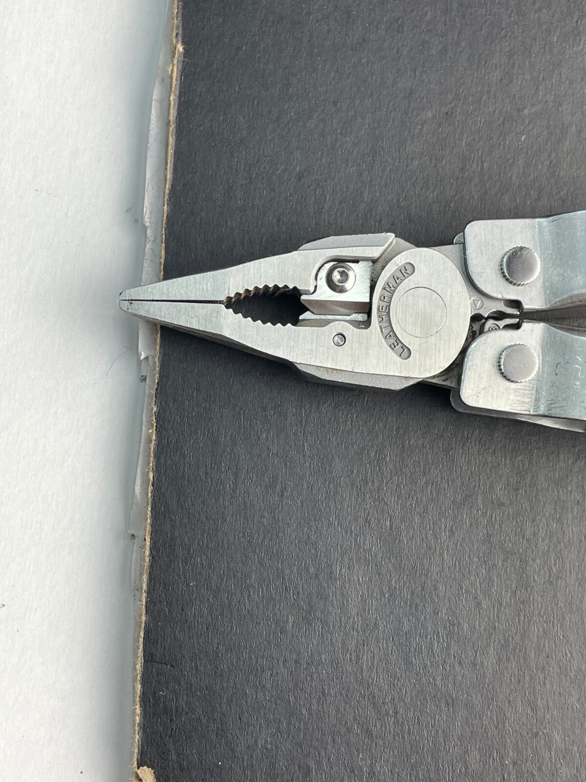 Leatherman Super Tool 300 Multi-Tool Supertool Pocket Knife Pliers File Saw
