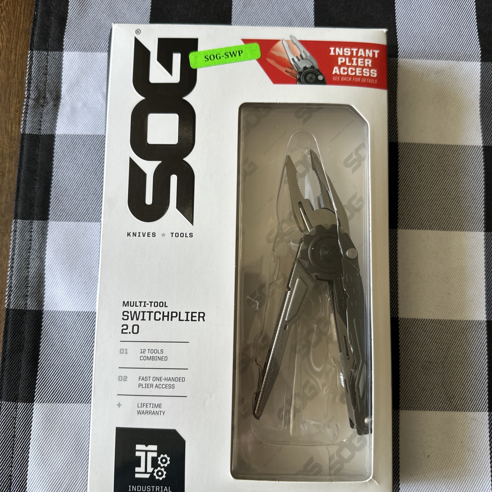 SOG Daily SwitchPlier 2.0, 12-in-1 Multi-Tool w/ One-Hand Deploy – SWP1001-CP