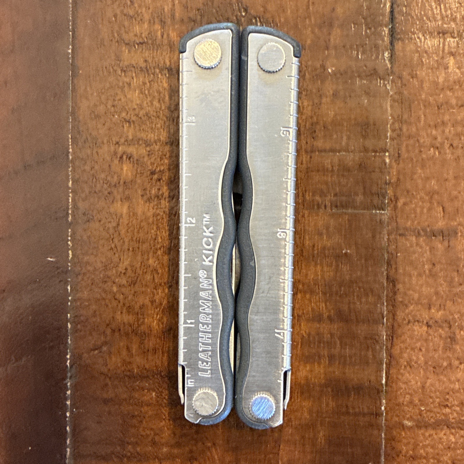Leatherman Kick Date Code 02/06 – Very Good