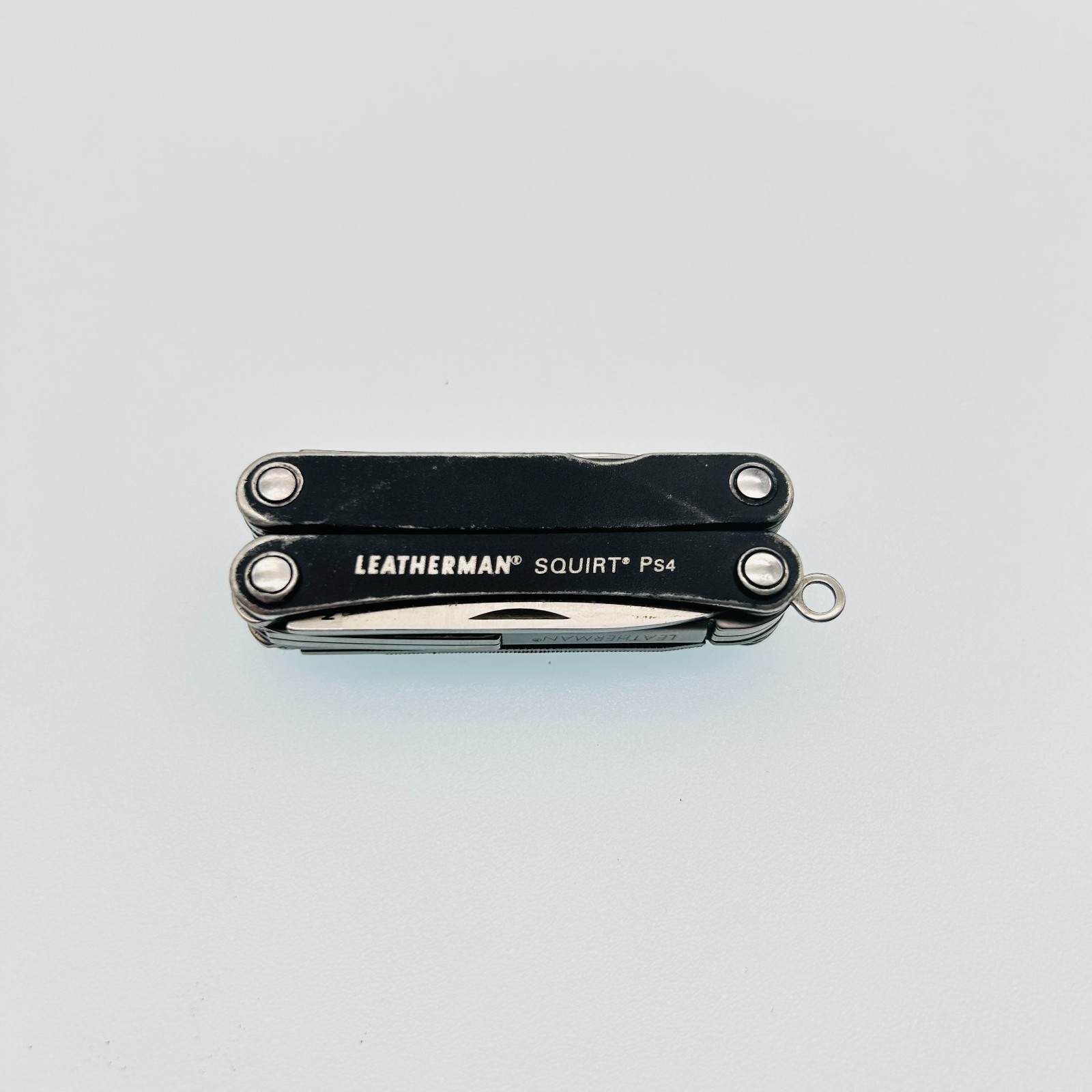 Leatherman Squirt PS4 BLACK – 8-in-1 Keychain Multi-Tool Discontinued (CODE1)