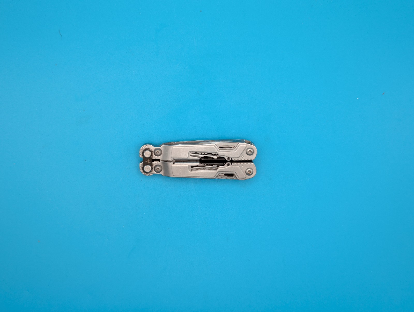 SOG PowerPint Tool Compact Lightweight Silver Multi-Tool!