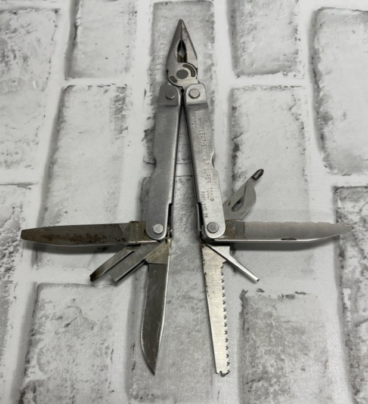 LEATHERMAN THE ORIGINAL SUPERTOOL MULTI-TOOL (A1D011623)