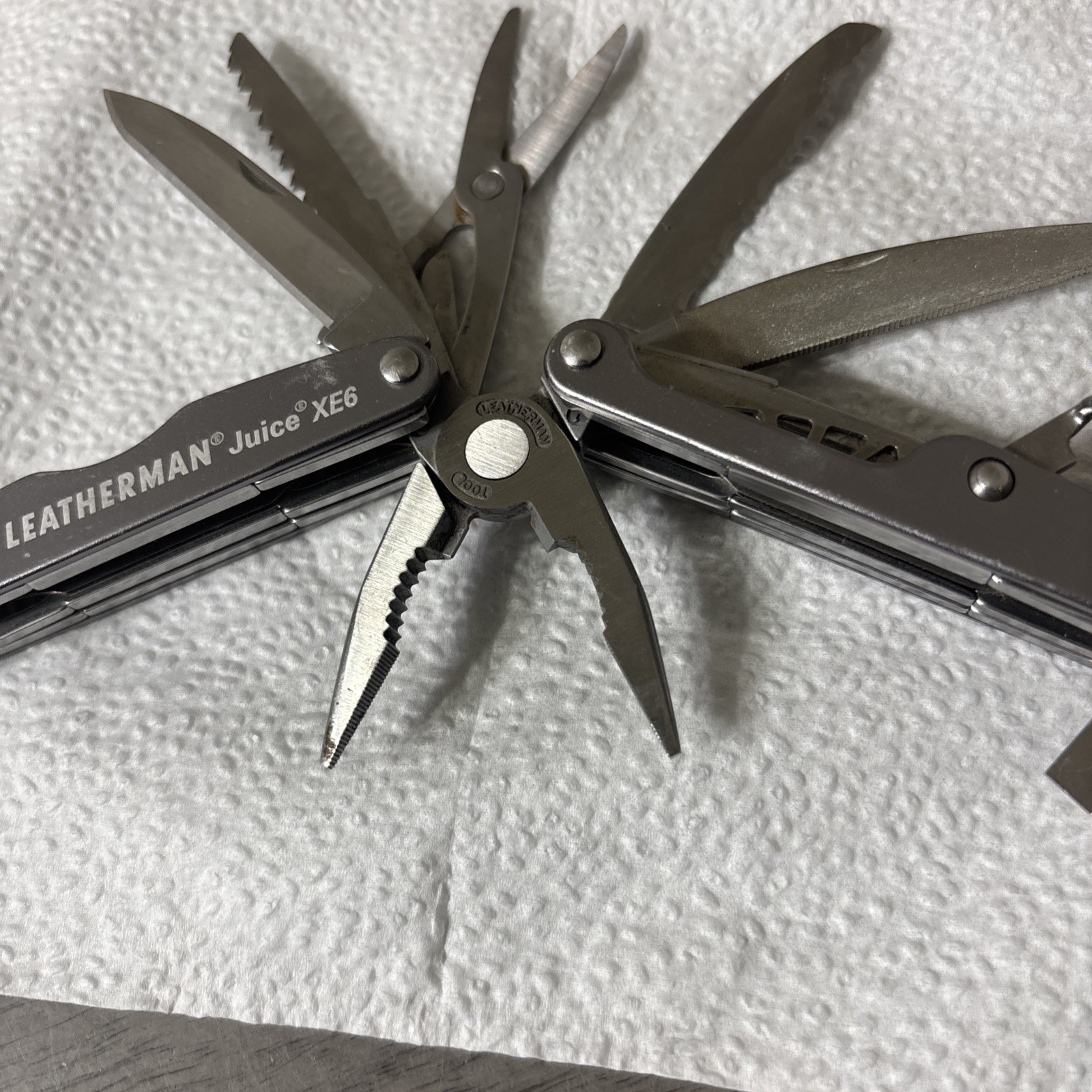 Leatherman Juice Xe6 Multi-Tool 18 Tools Gray