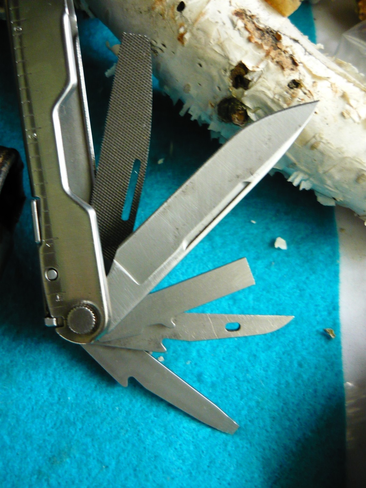 ***Leatherman Rebar Stainless Steel Multi Tool with Sheath***