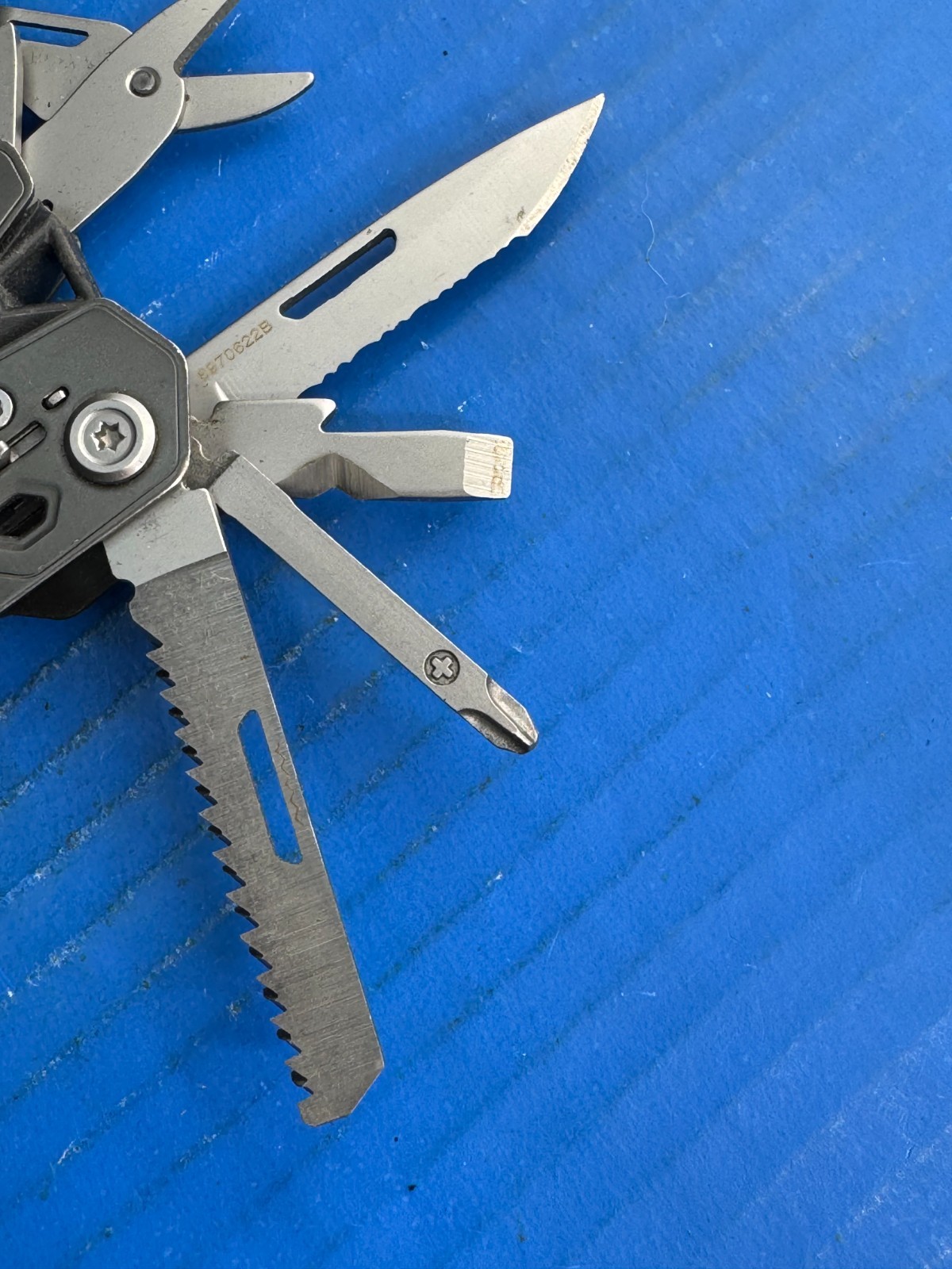 Gerber Truss Multi-Tool 17 Tools Sheath Screwdriver Saw Glass Breaker Pliers