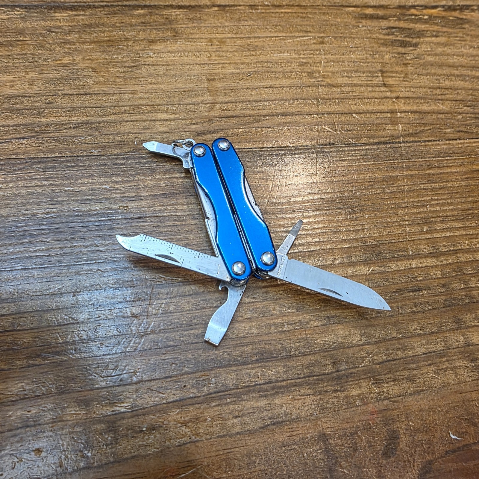 Leatherman Squirt S4 Blue Multi-tool Knife – Retired