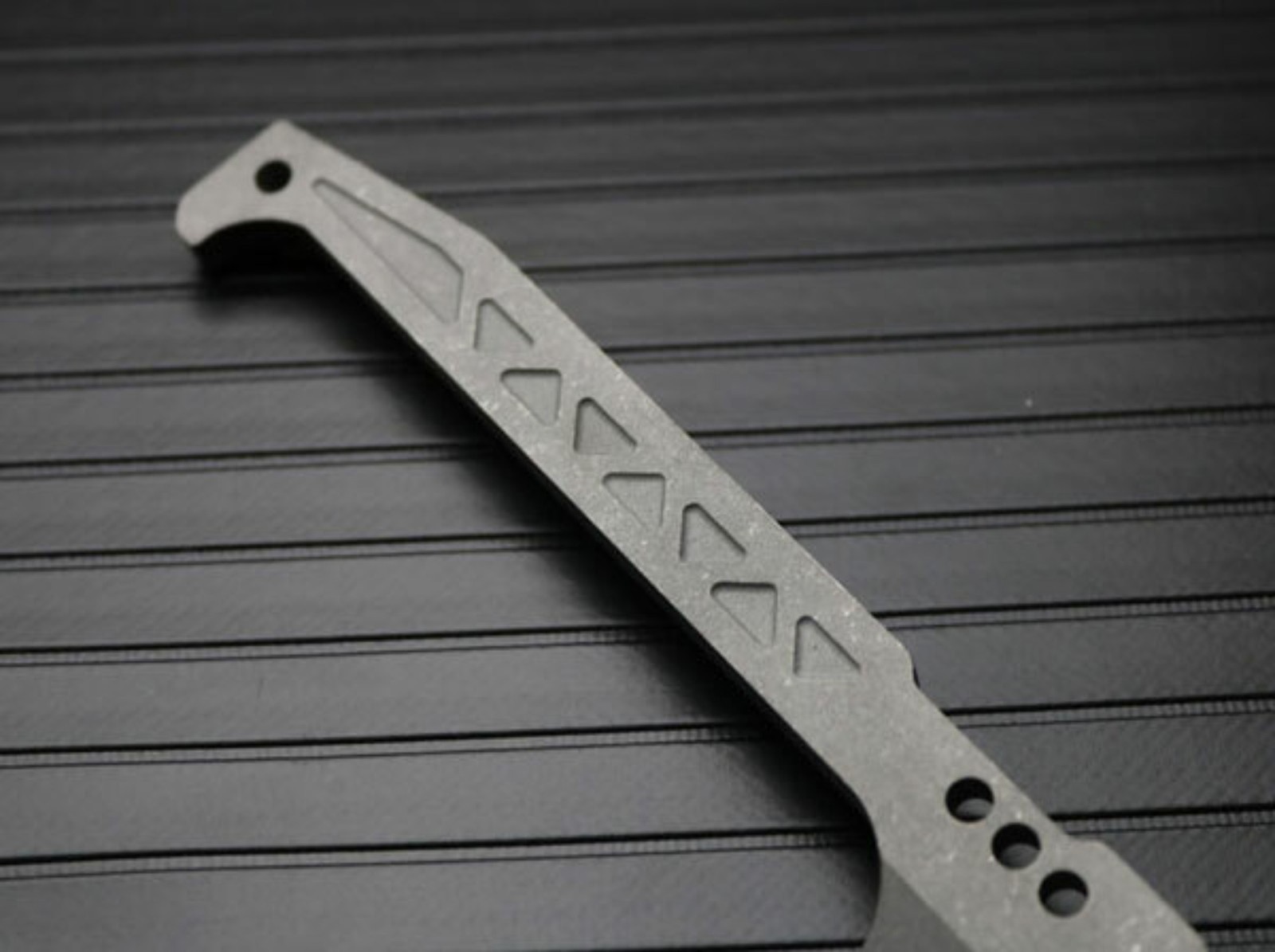 EDC Titanium Alloy Multifunctional Outdoor Tools Corrosion Resistant Lightweight