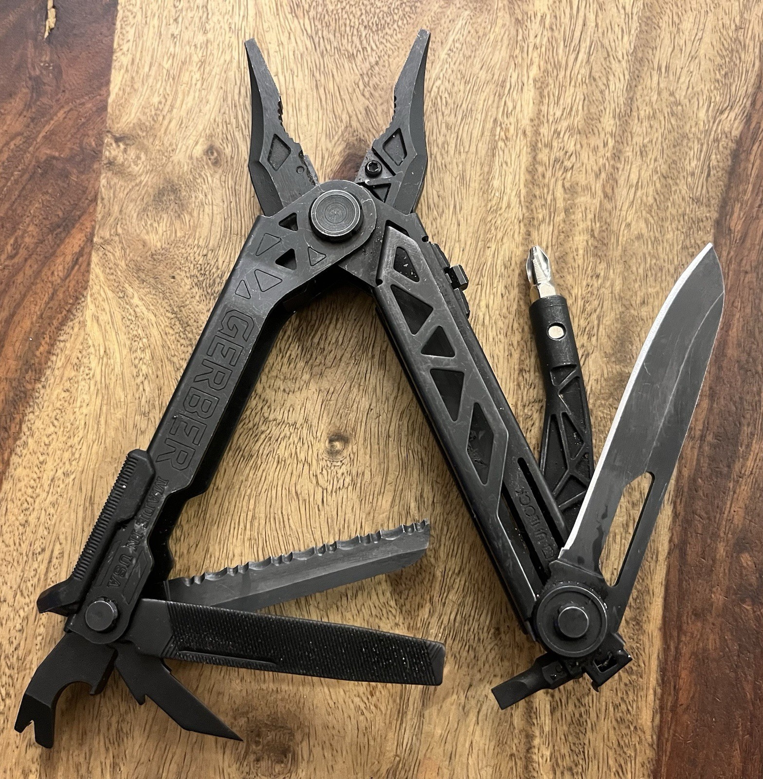 Gerber Center Drive Multi Tool Black USA w/Sheath SUPER NICE! Excellent!