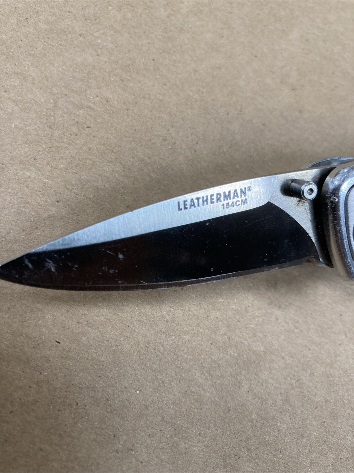 Leatherman K502X Multitool knife Folding Blade Screwdriver Bits Carabiner