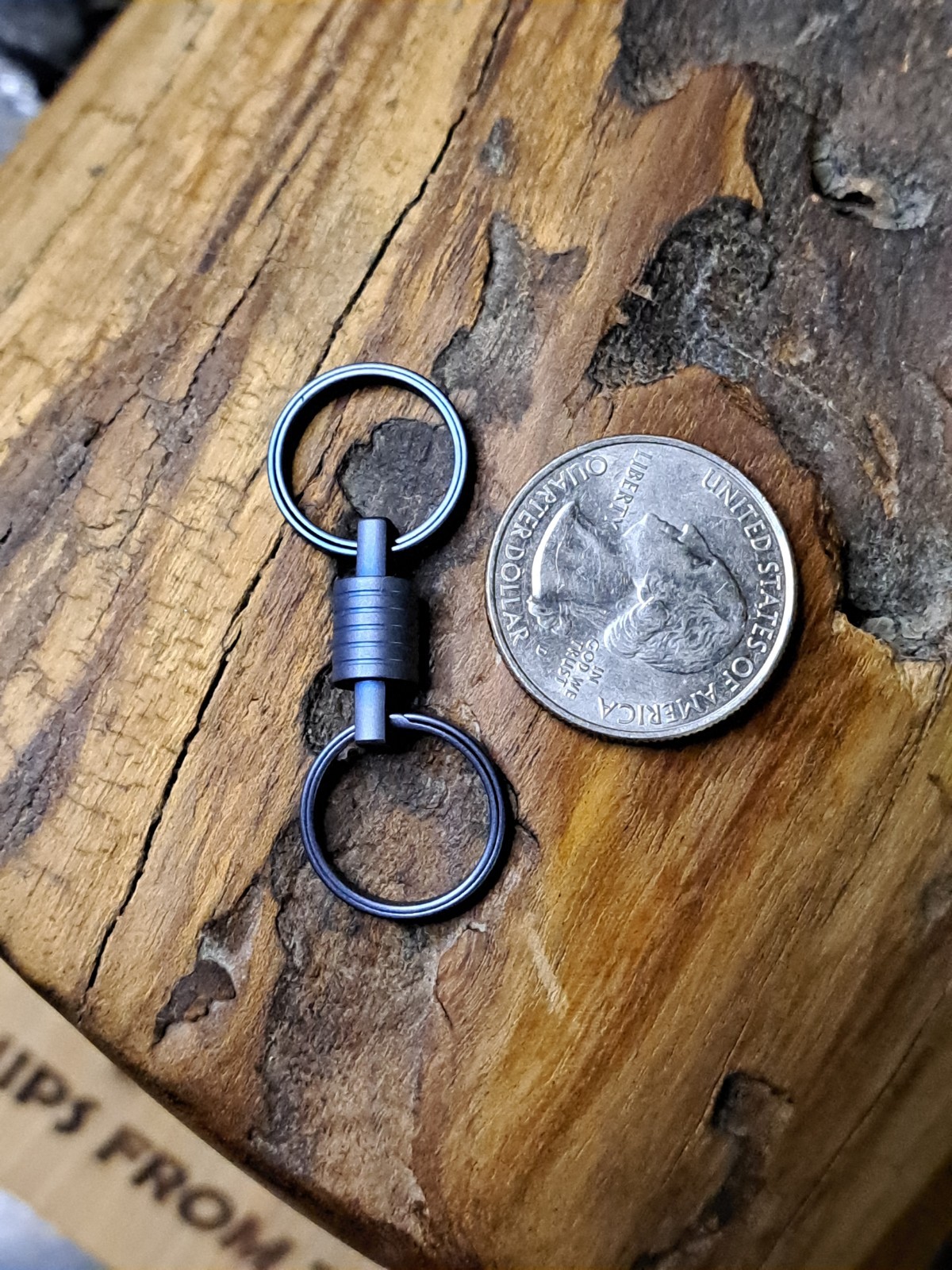 Pro Mini Series Anodized Titanium Swivel With 16mm Titanium Keyrings