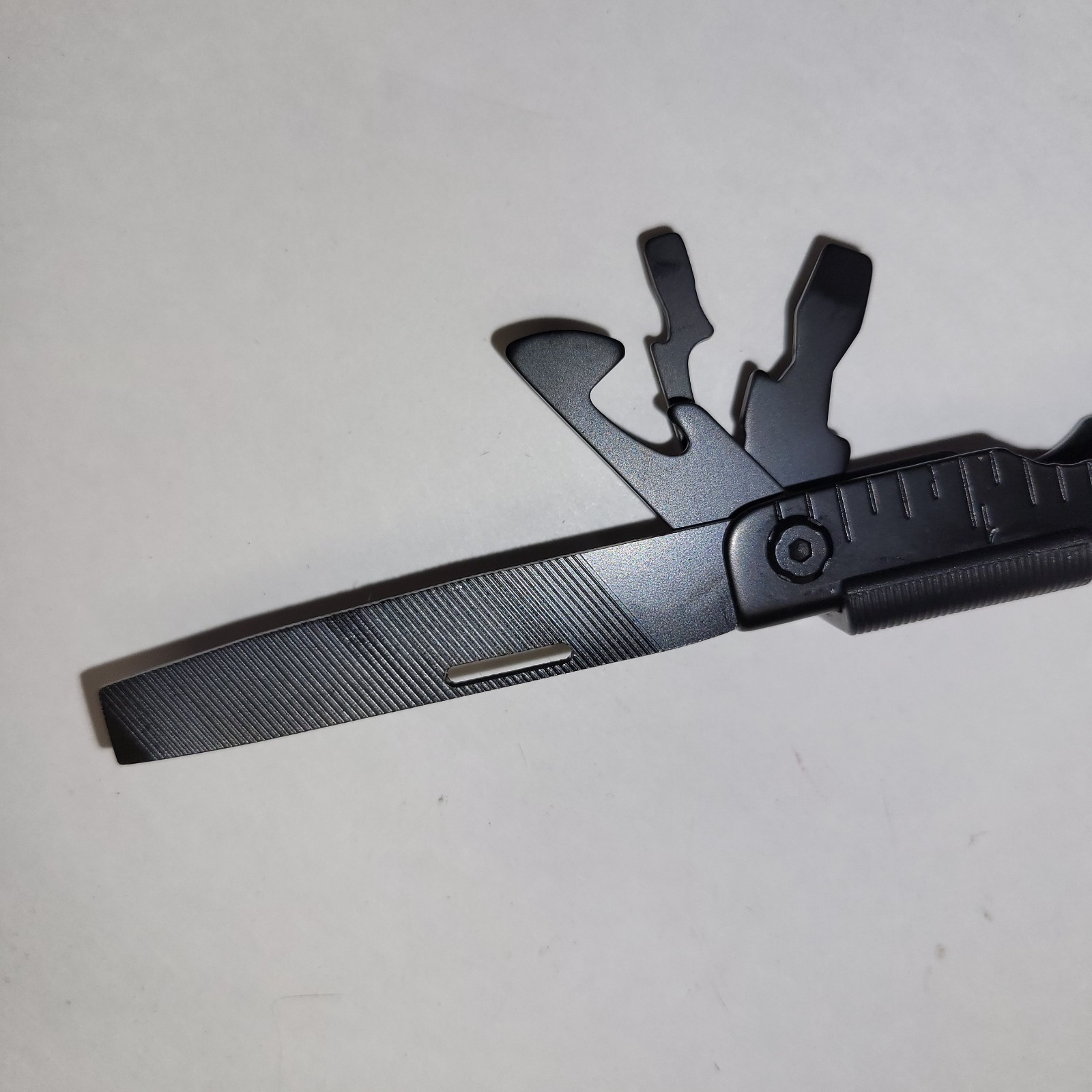 Multi tool 10 Tool Pliers Knife Screwdrivers Bottle Opener File Measure + Case