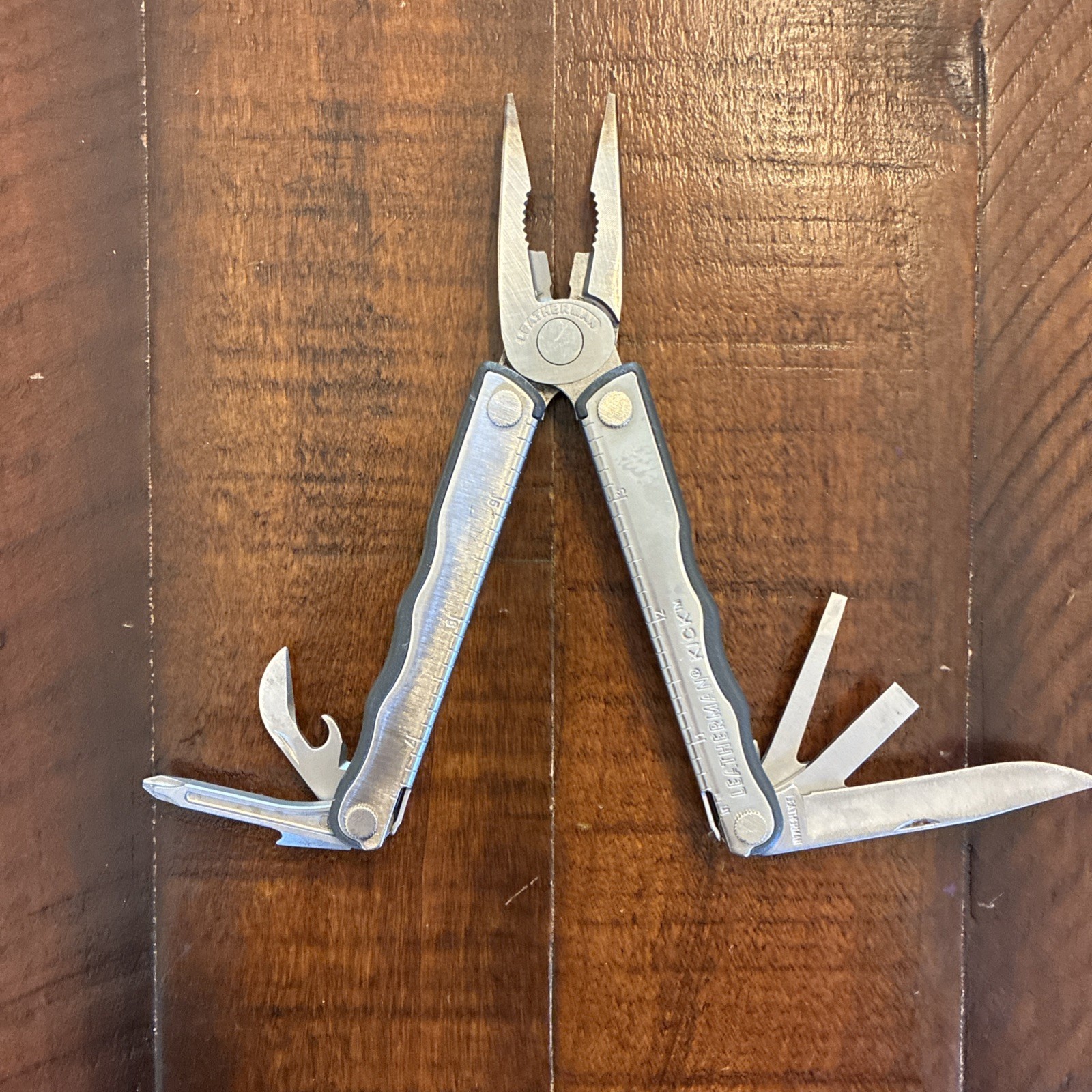 Leatherman Kick Date Code 02/06 – Very Good