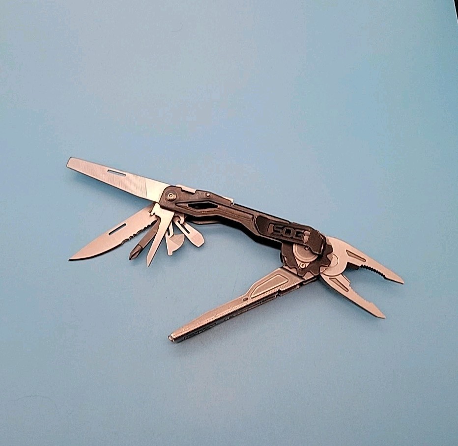SOG Switchplier 2.0 Multi-Tool w/ One-Hand Plier Deploy – Knife, File