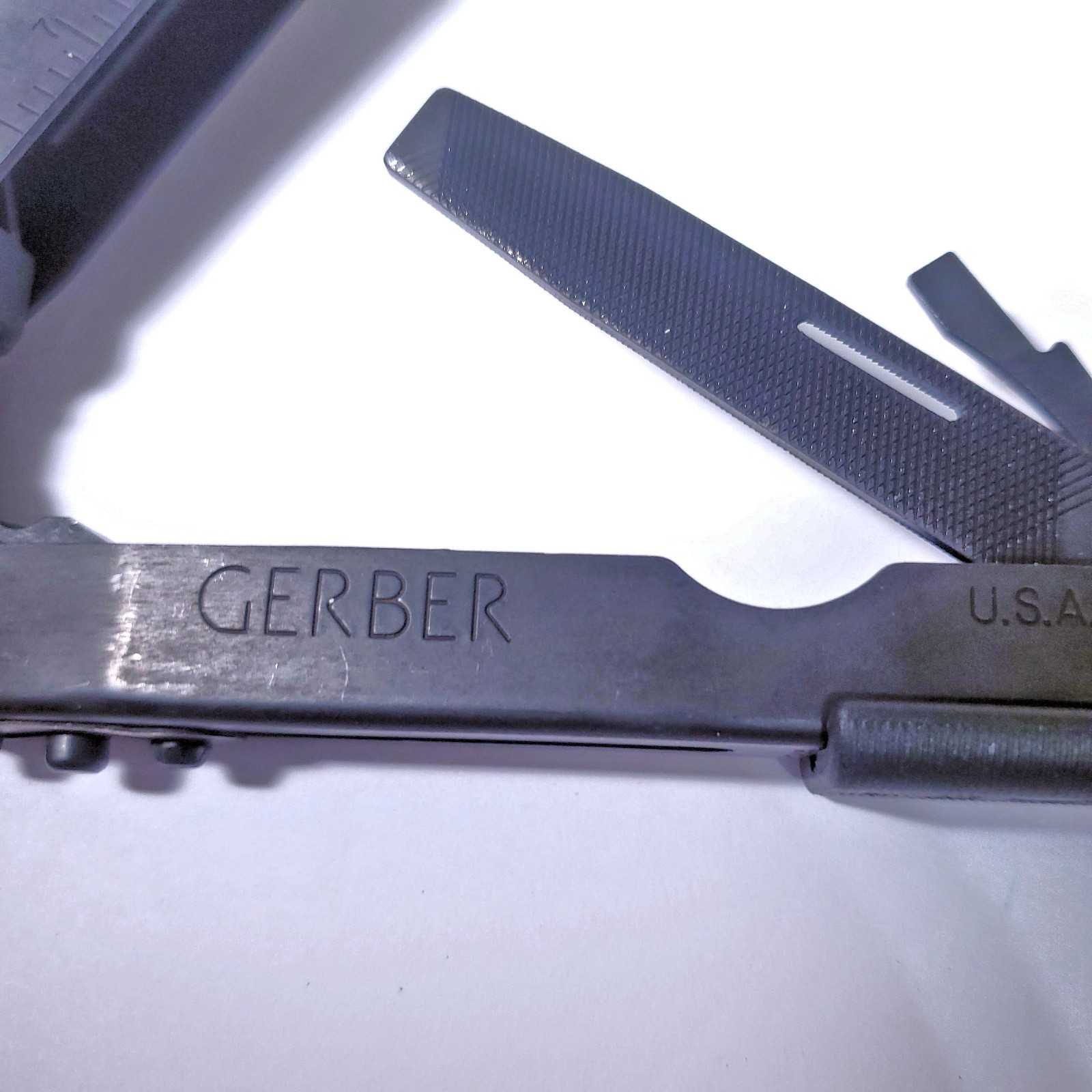 GERBER MULTI-TOOL PLIER SNUB NOSE BLACK MATTE #600 W/CASE