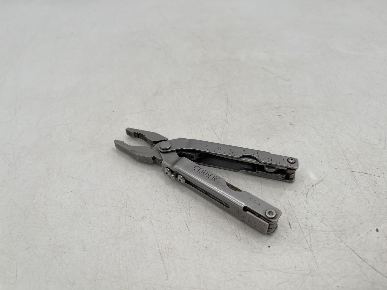 Gerber Mult-tool See Pictures