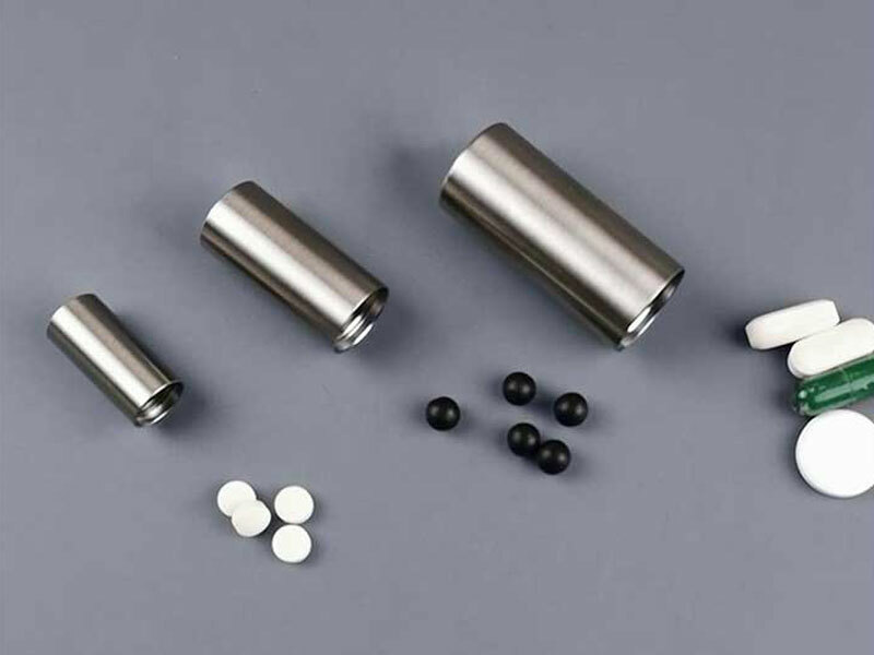 Hight Stainless Steel Waterproof Charm Pendant Pill Storage Container EDC Tool