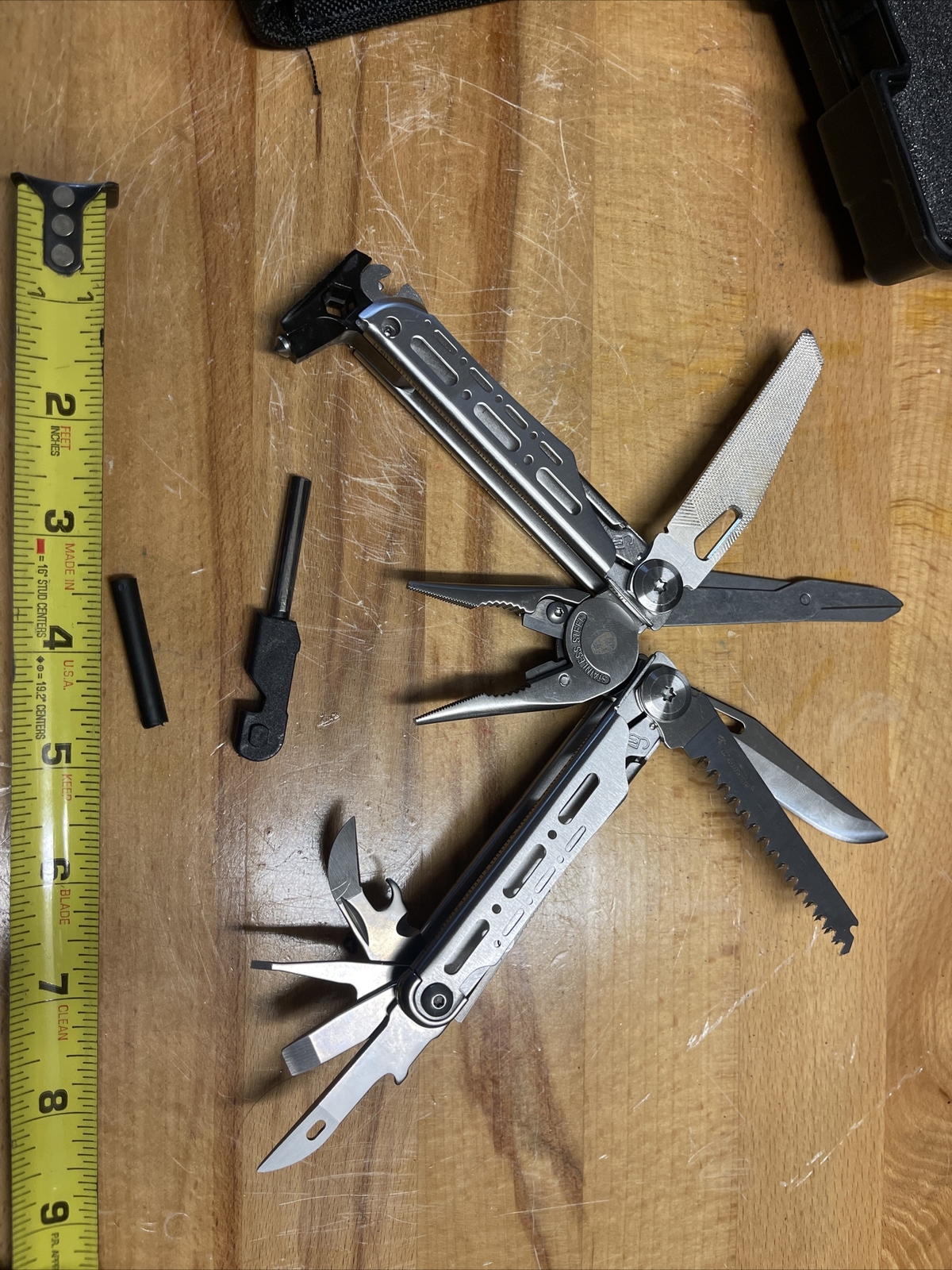 HX Outdoors 21-1 Multitool Pliers Glass Break Saw Ferro File Scissors Bit Driver