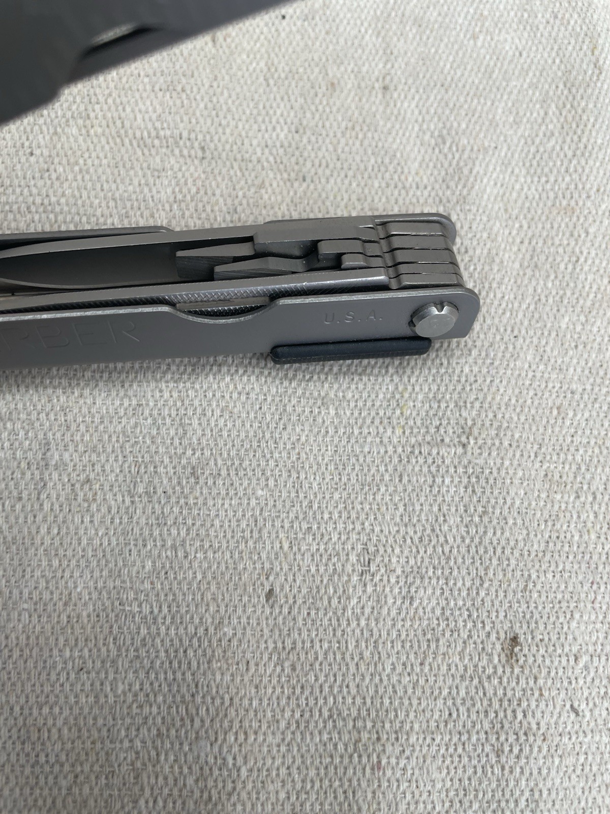 Gerber USA Multi Tool Blunt Nose Pliers Knife W/leather Case