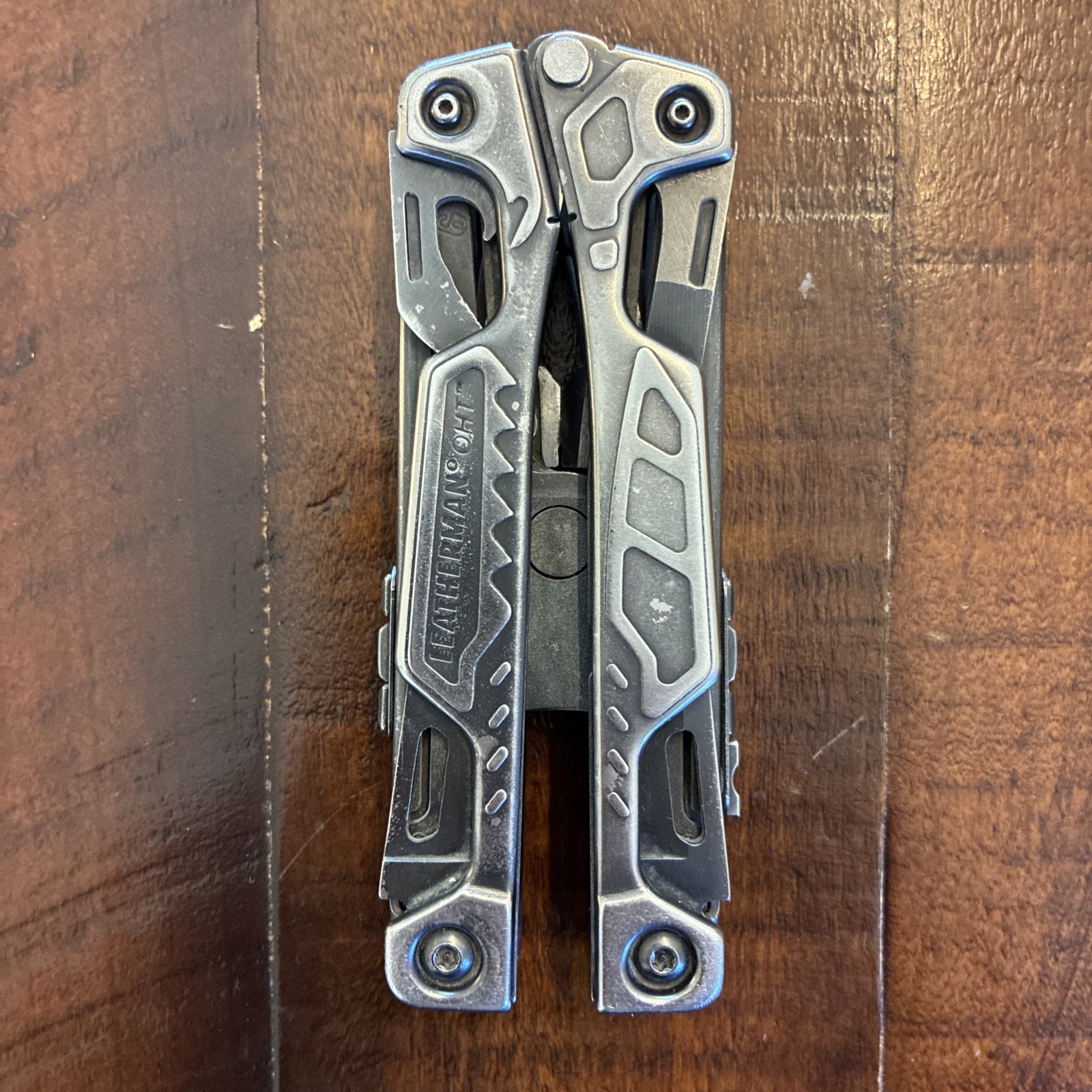 Leatherman OHT Multi-Tool Knife Discontinued 11/17 – Silver / Black – Very Good