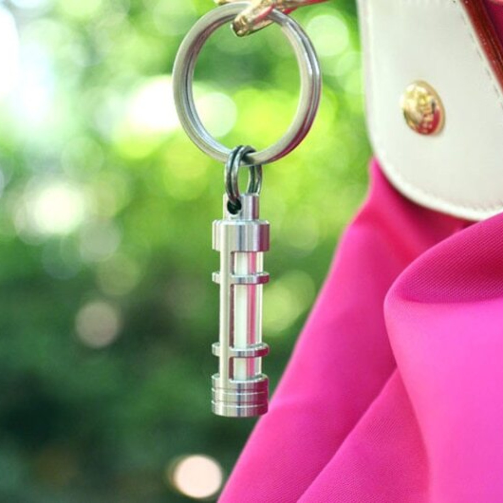 Titanium Key Chain Outdoor Life Saving Tool 25 Year Emergency Light