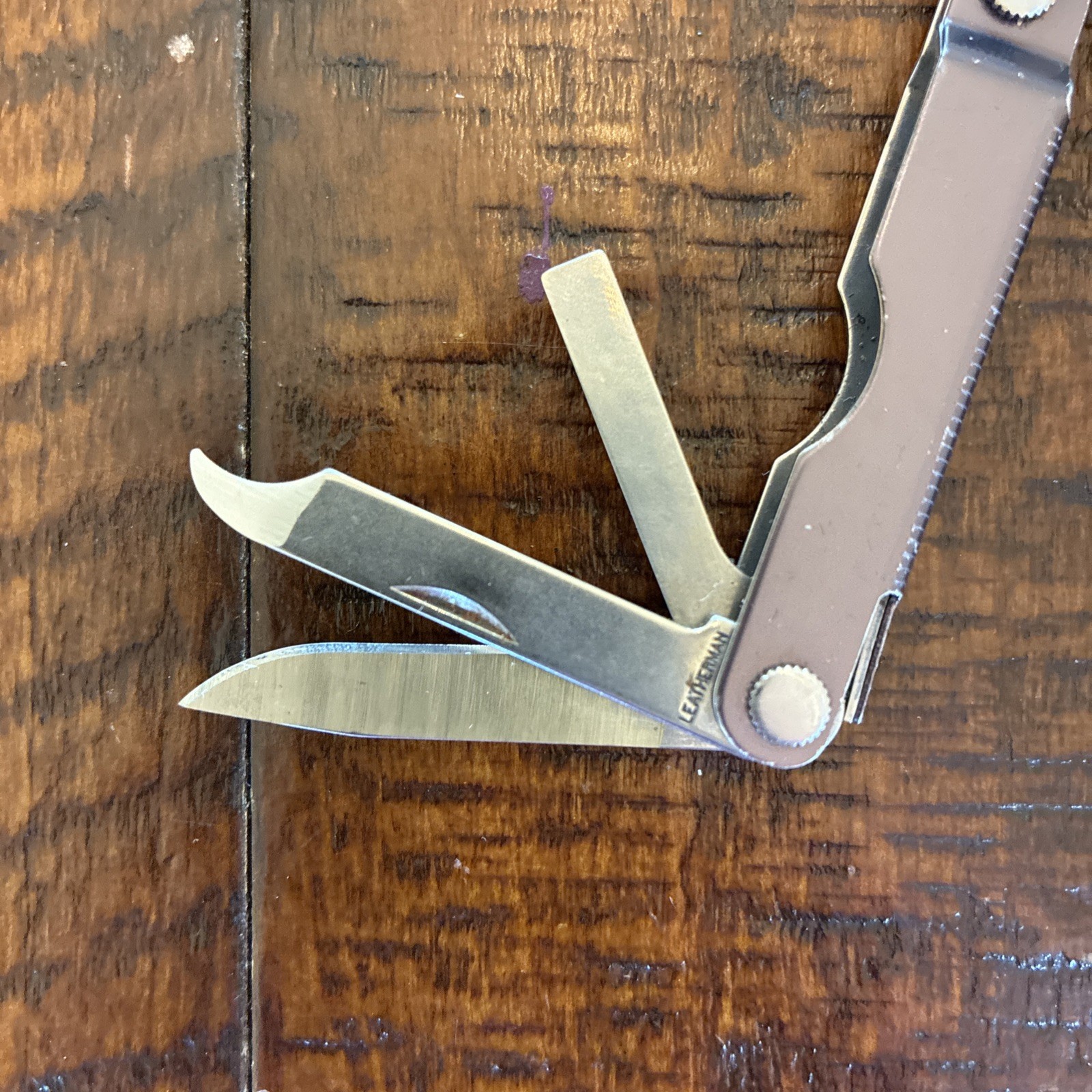 Leatherman Micra Anodized 10 in 1 Multitool Anodized Aluminum – 01/17